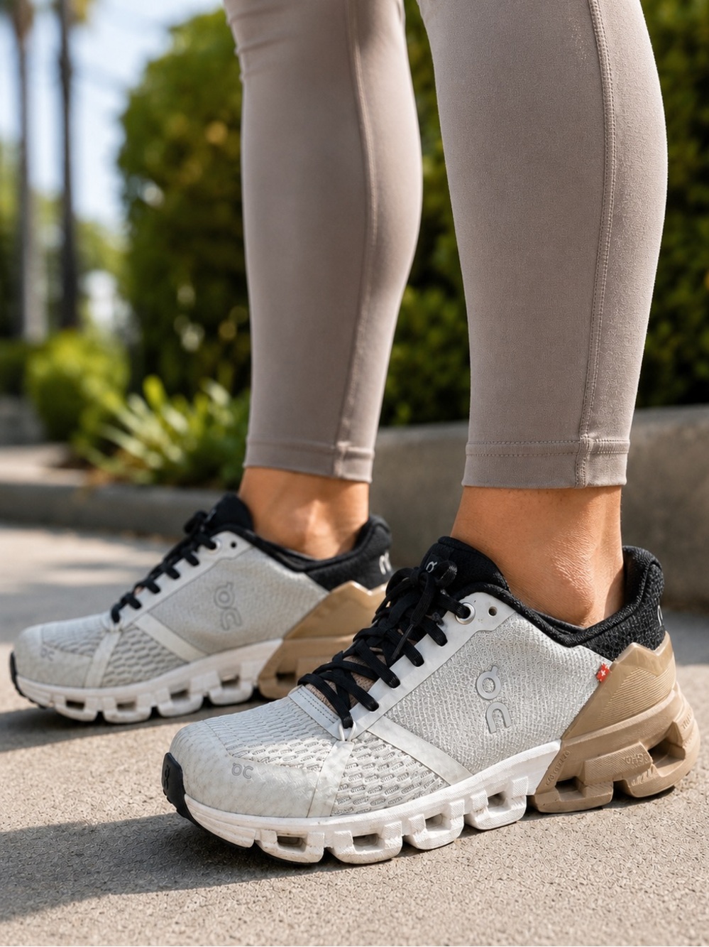 On Cloudflyer Women’s Running Shoes Size 7 Gray Beige CloudTec Sneakers (TC)